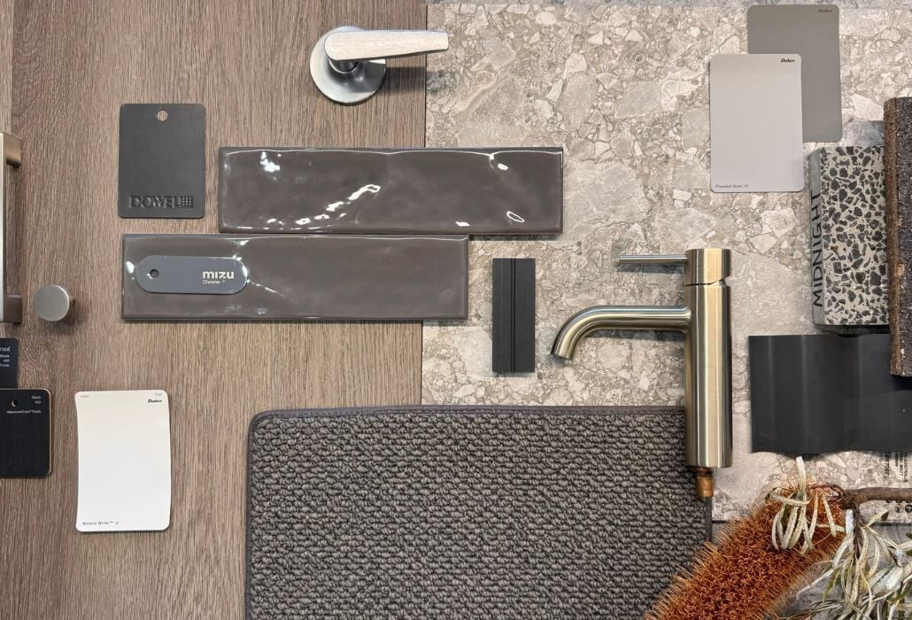 Blog_Friday Flatlay Embracing Dark and Moody (Without Falling into the Black Trap) (3)